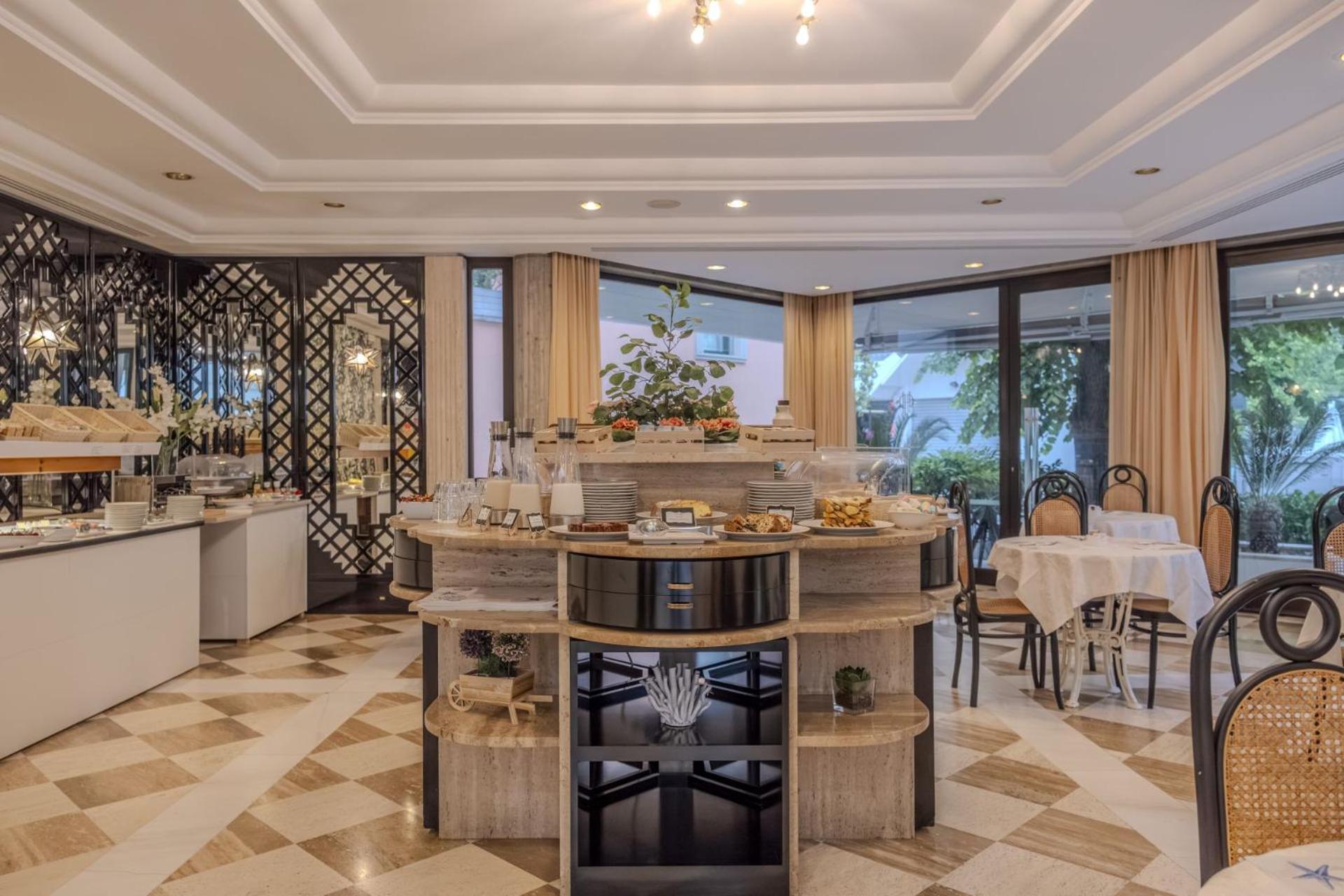 فندق بريزيدنت ريتشوني المظهر الخارجي الصورة